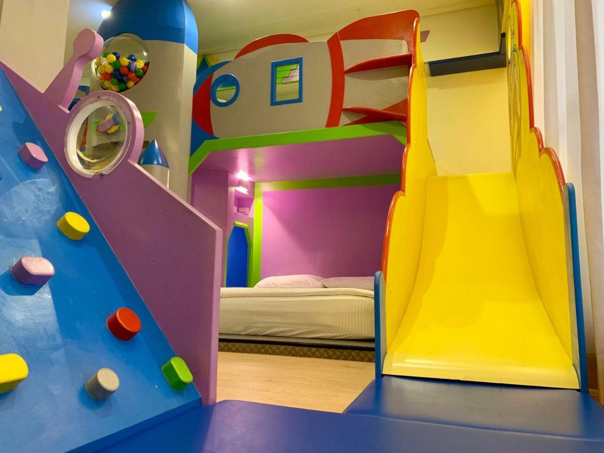טאינאן Fun Holiday Family Hostel מראה חיצוני תמונה